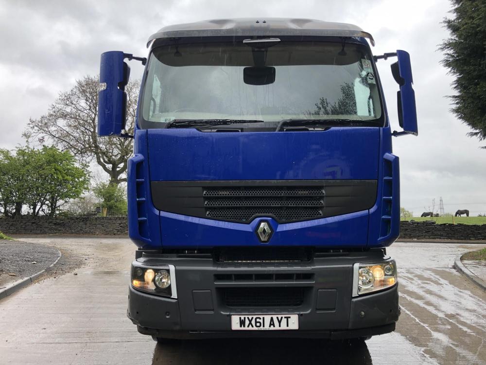 Renault premium lander
