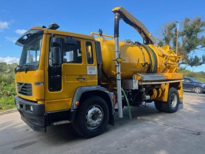 VOLVO FL 220