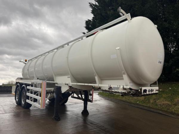 WHALE STAINLESS STEEL FRESH WATER TANKER
