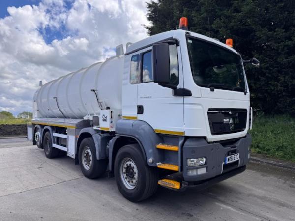 MAN TGS 32.320 (FRESH WATER TANKER)