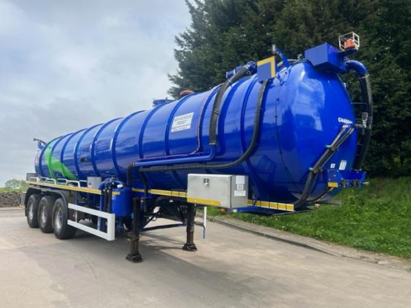 WHALE STAINLESS STEEL VACUUM TANKER