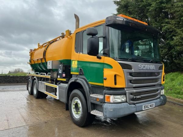 SCANIA P320 6X4